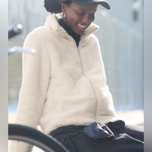 Uniqlo Fluffy Teddy Zip Up Jacket in Off White • M